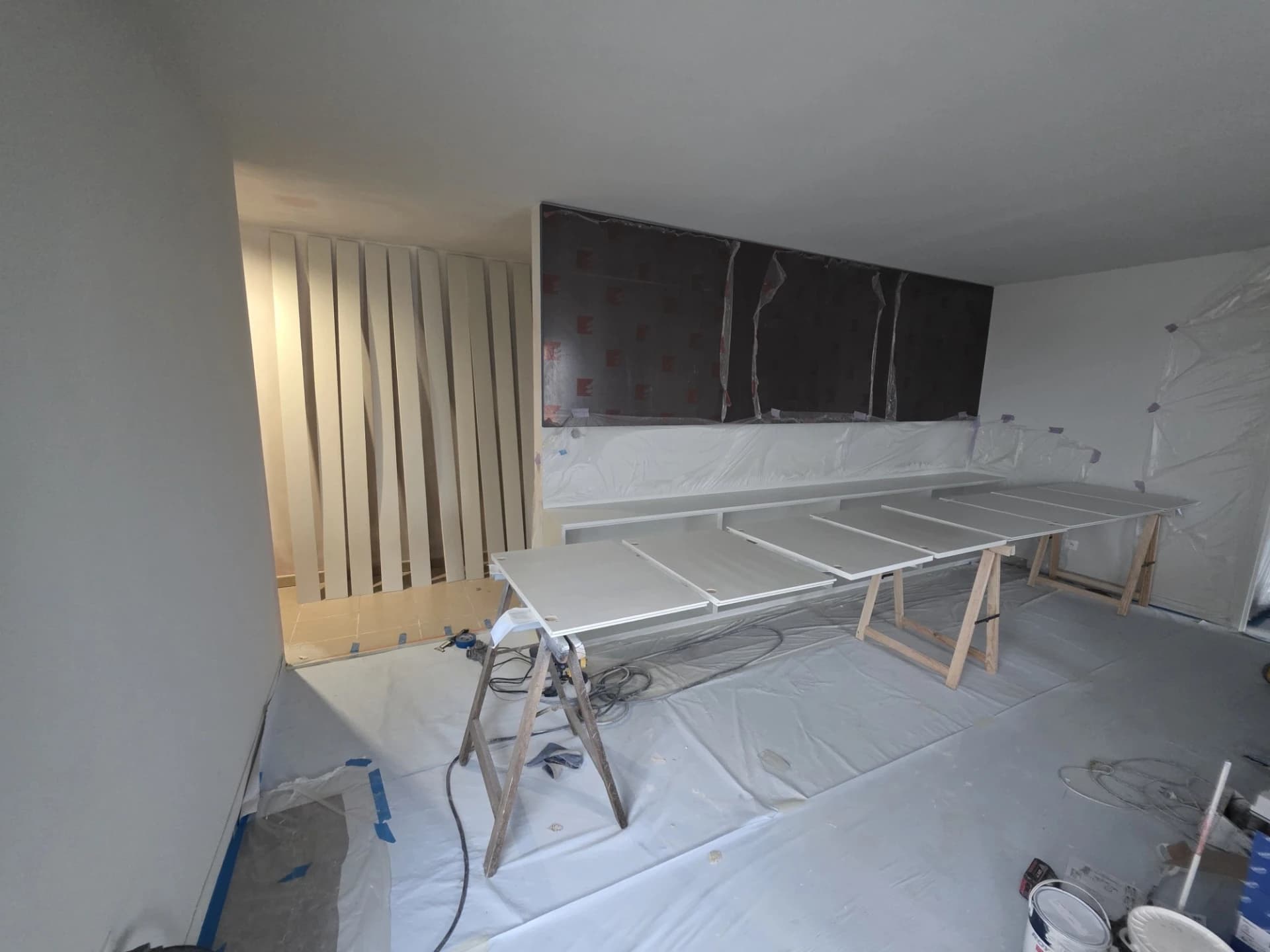 Mise en peinture des panneaux MDF du futur buffet