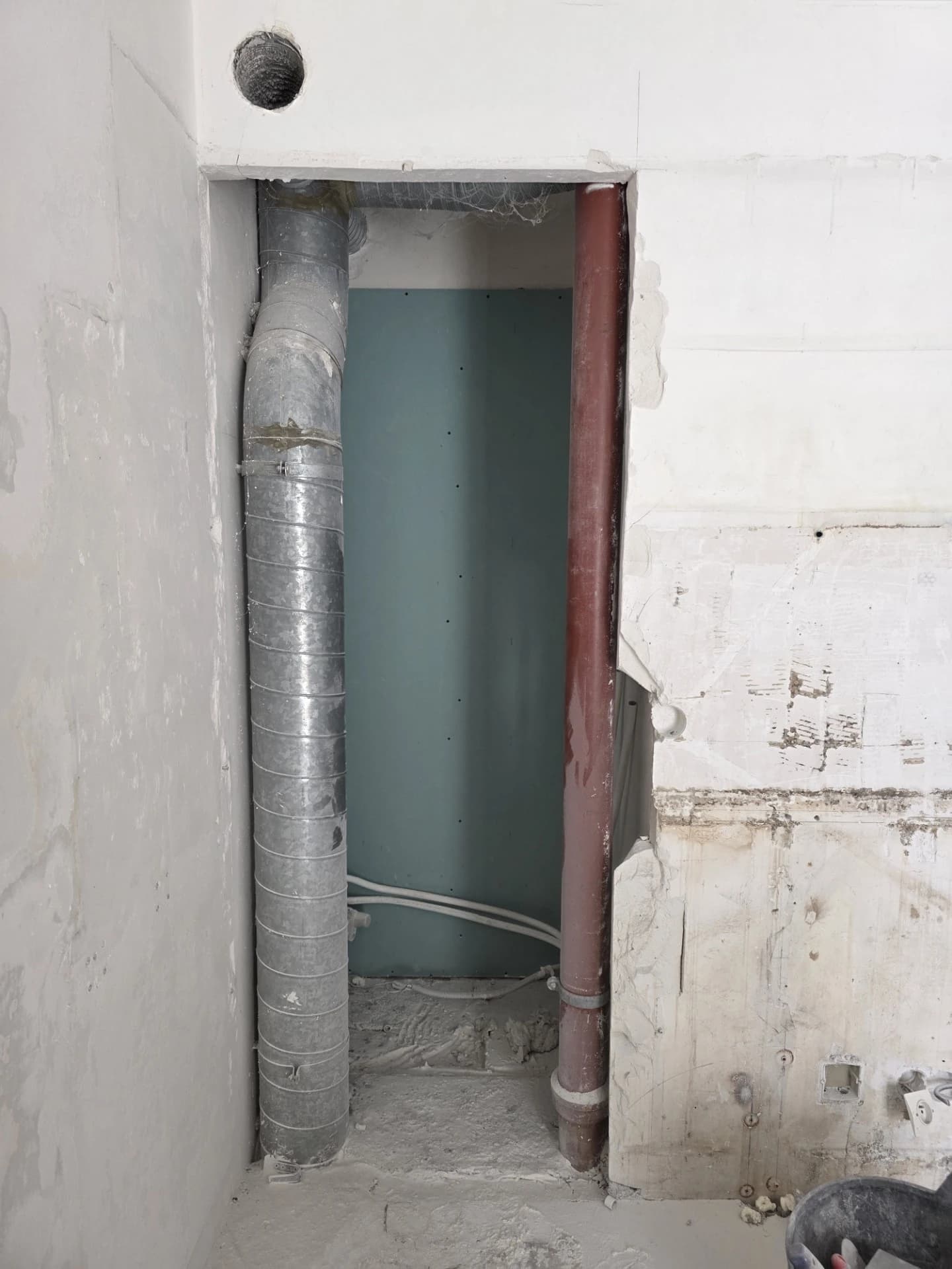 Le local technique du futur chauffe eau