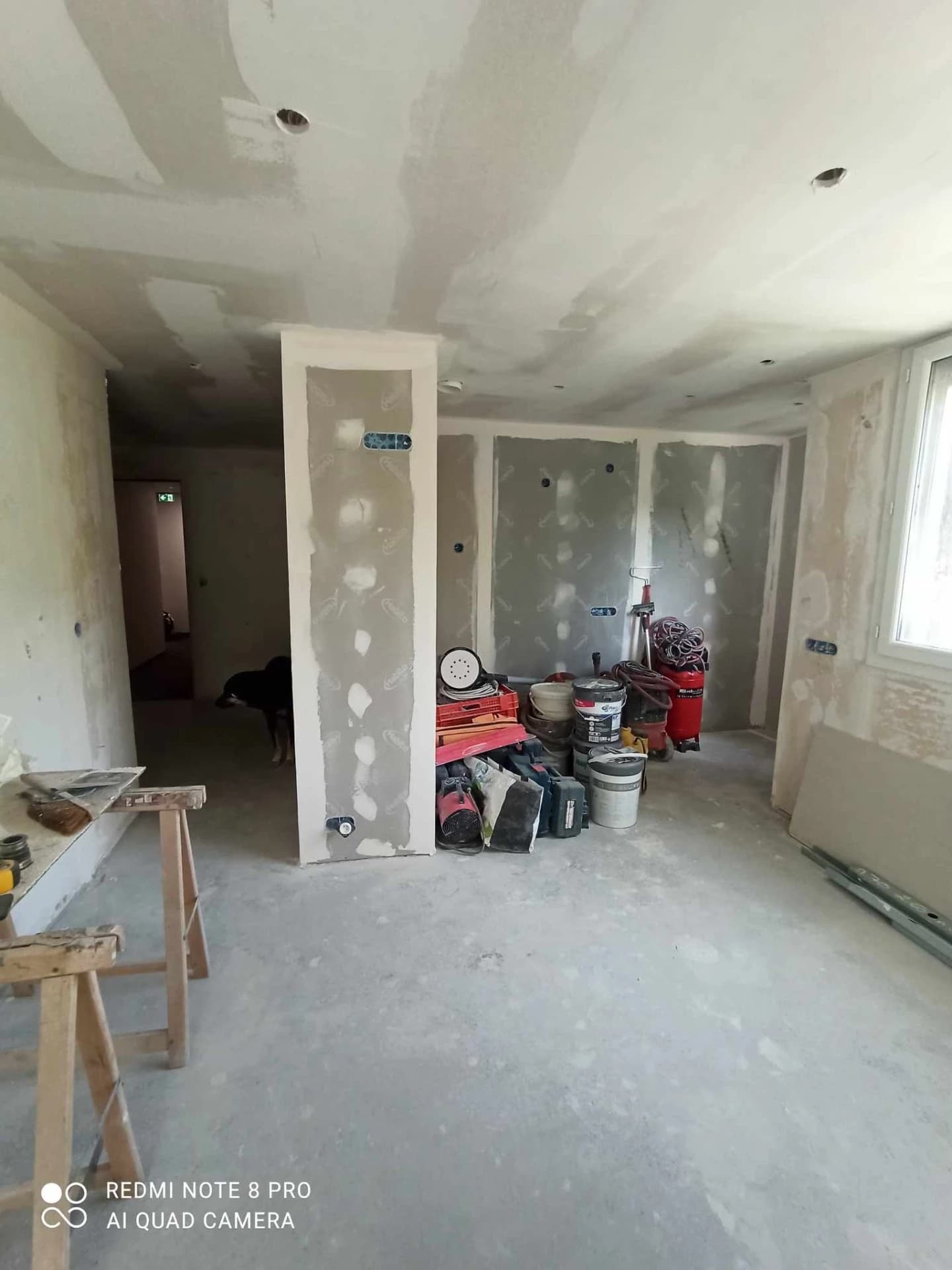 Même punition pour le plafond et la cuisine