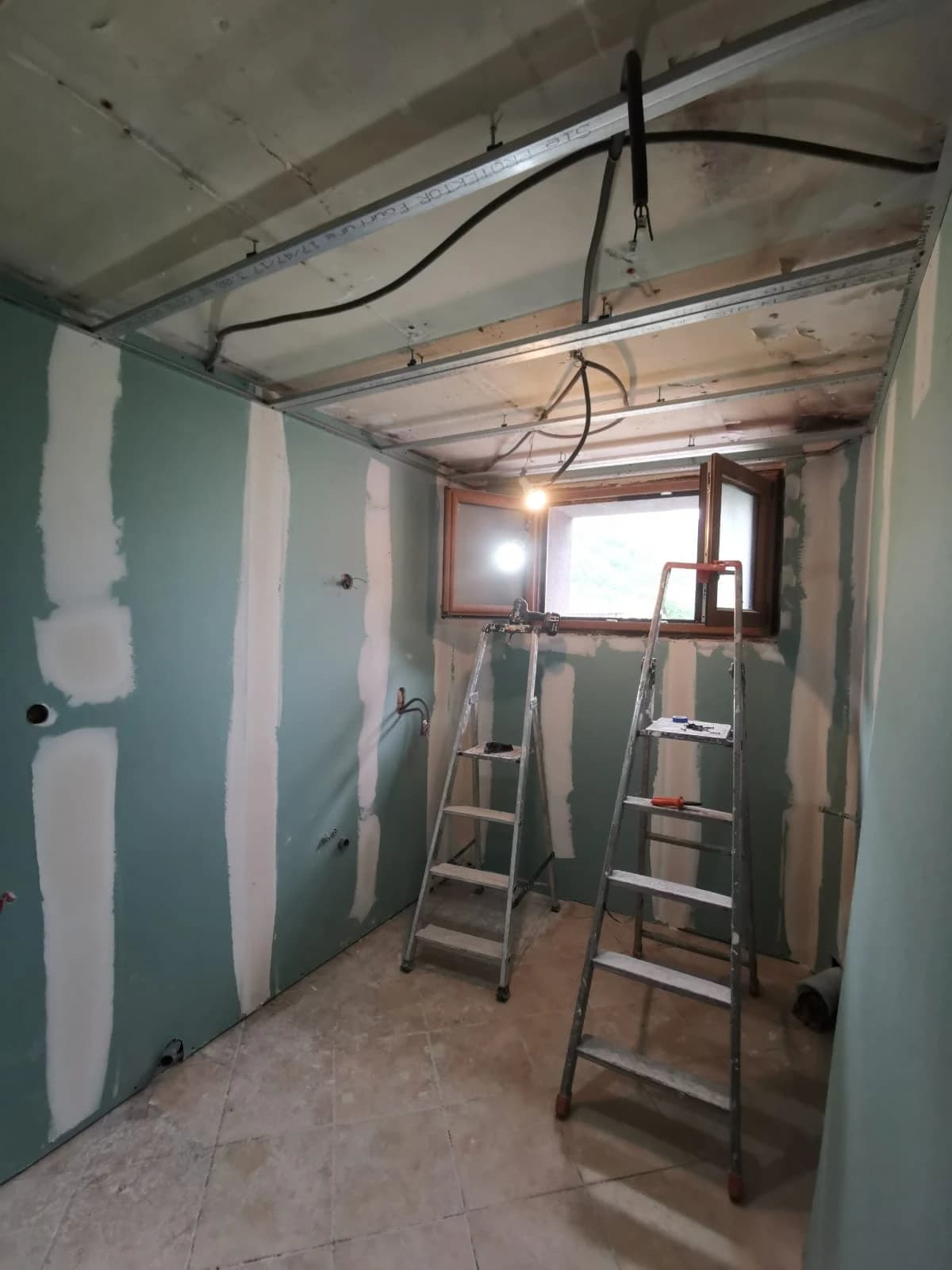L'armature du plafond est créée