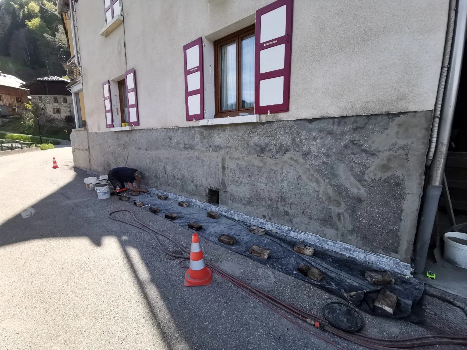 Parement exterieur imitation pierre à Bonneval – vue du chantier 10