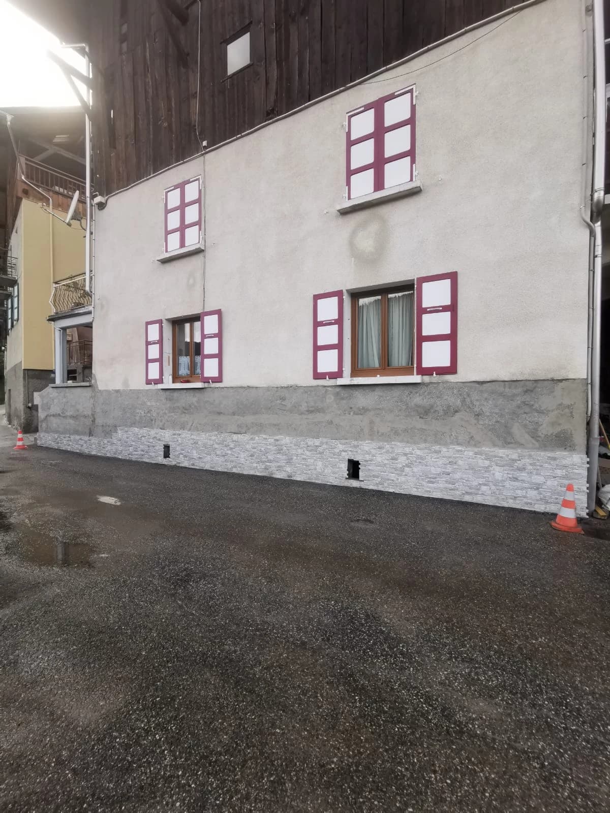 Parement exterieur imitation pierre à Bonneval – vue du chantier 15