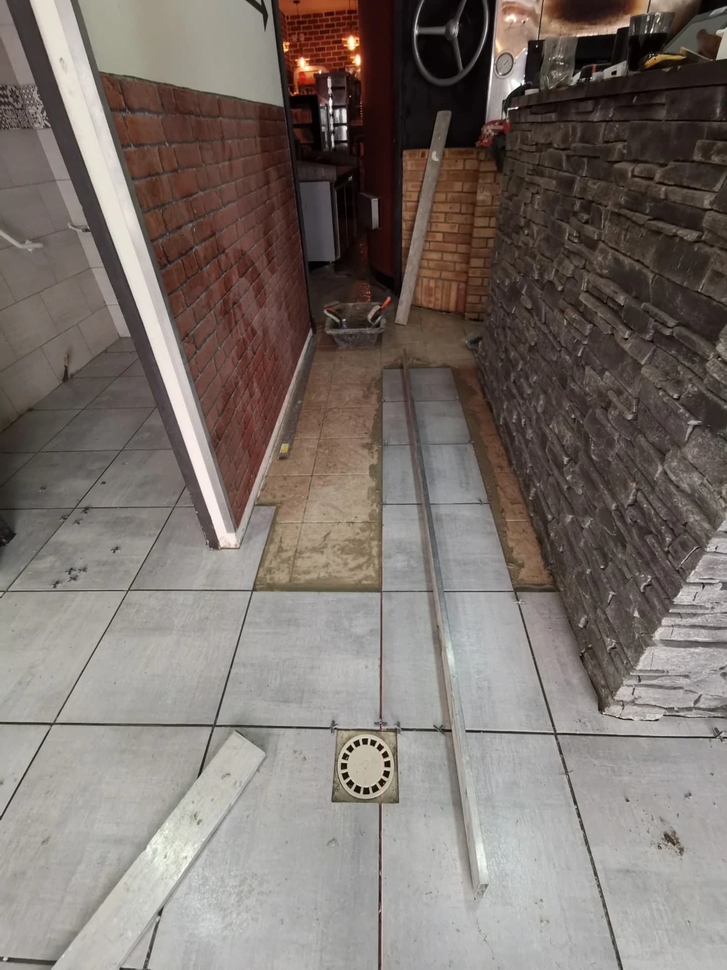 Carrelage du couloir