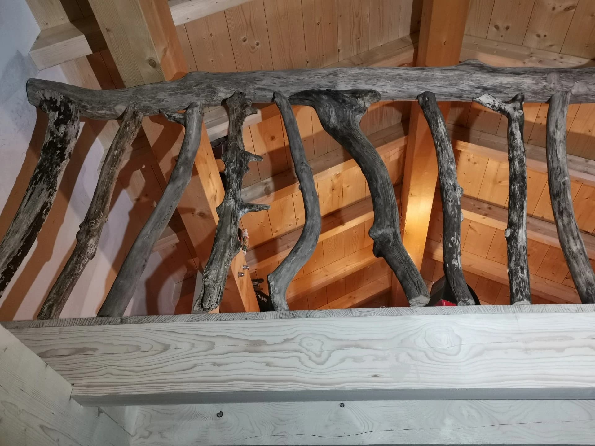 Ajustage des pièces contre la main courante
