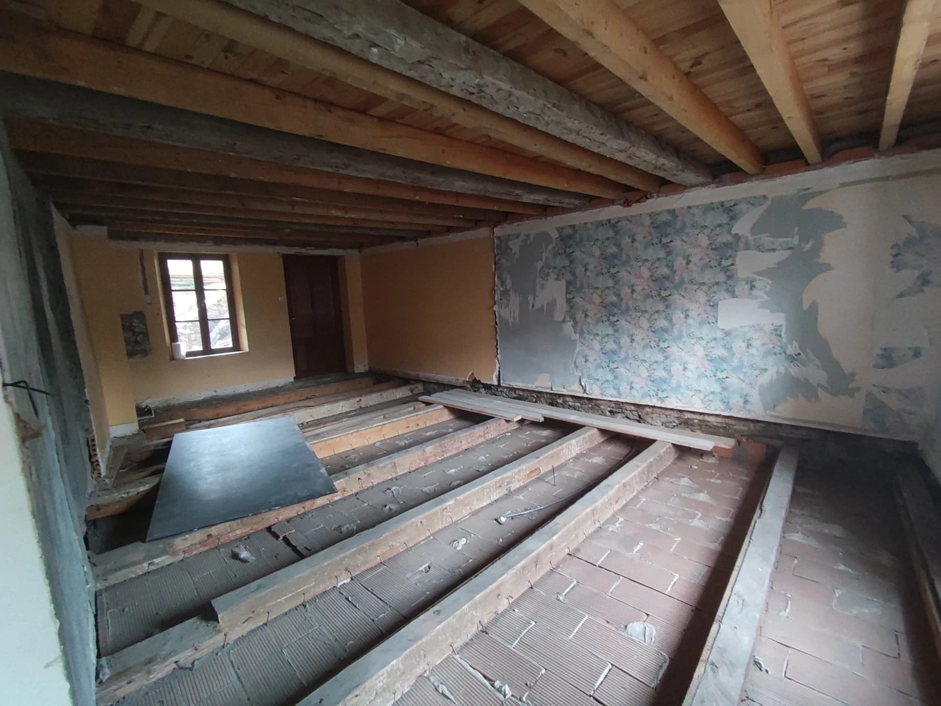 Rénovation d'une ancienne maison à Beaufort (73270) – vue du chantier 35