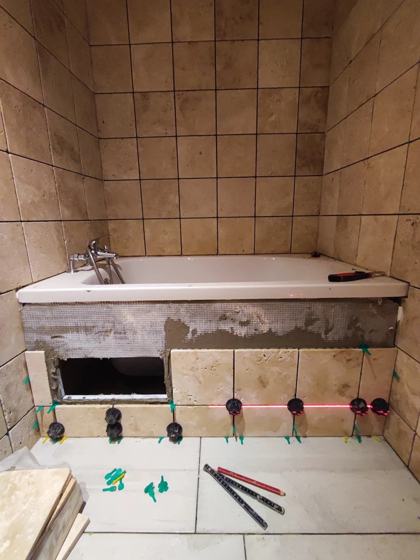 Mise aux dimensions et carrelage du tablier