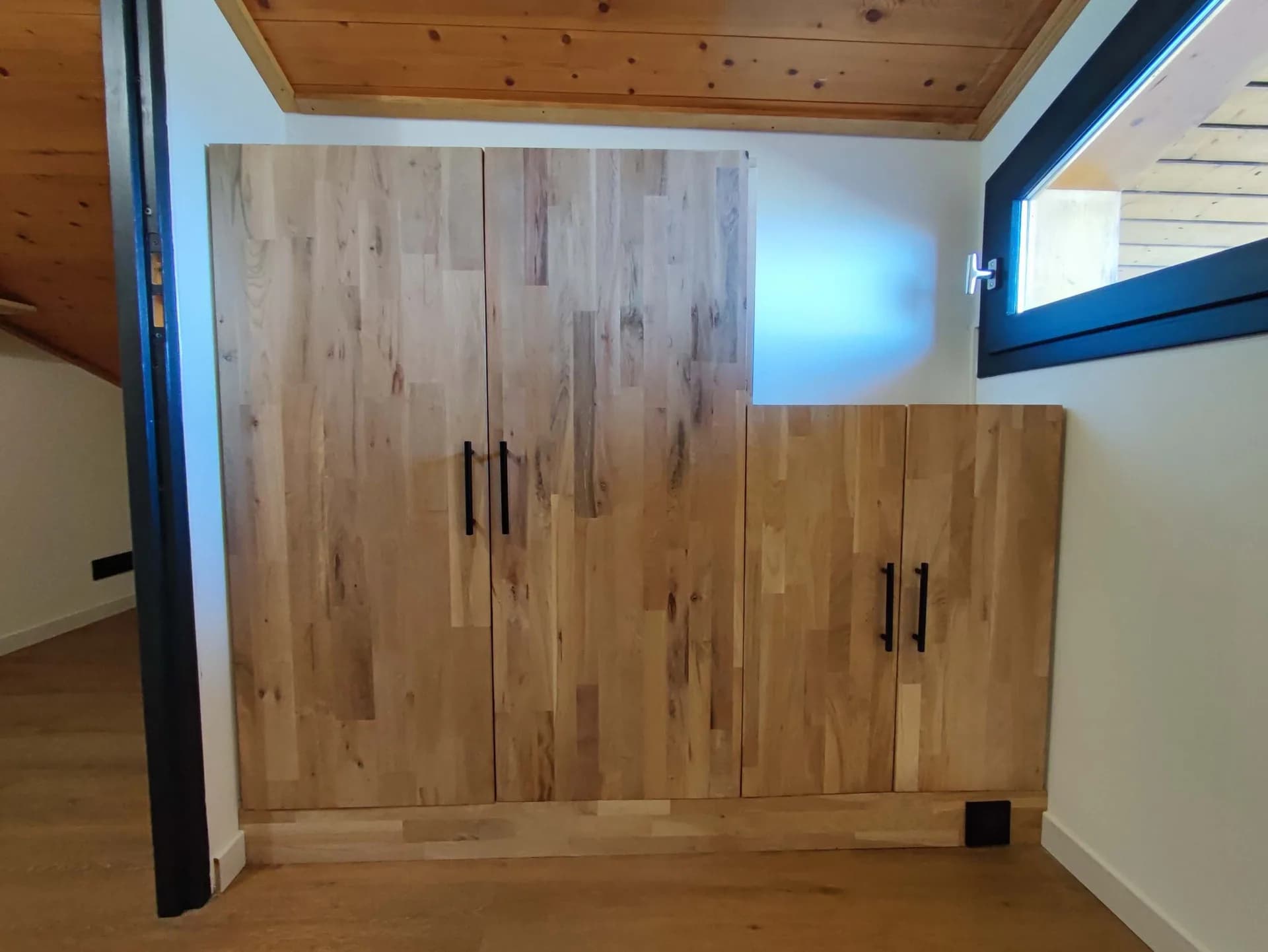 Meuble sur-mesure en Chêne à Méribel – vue du chantier 11