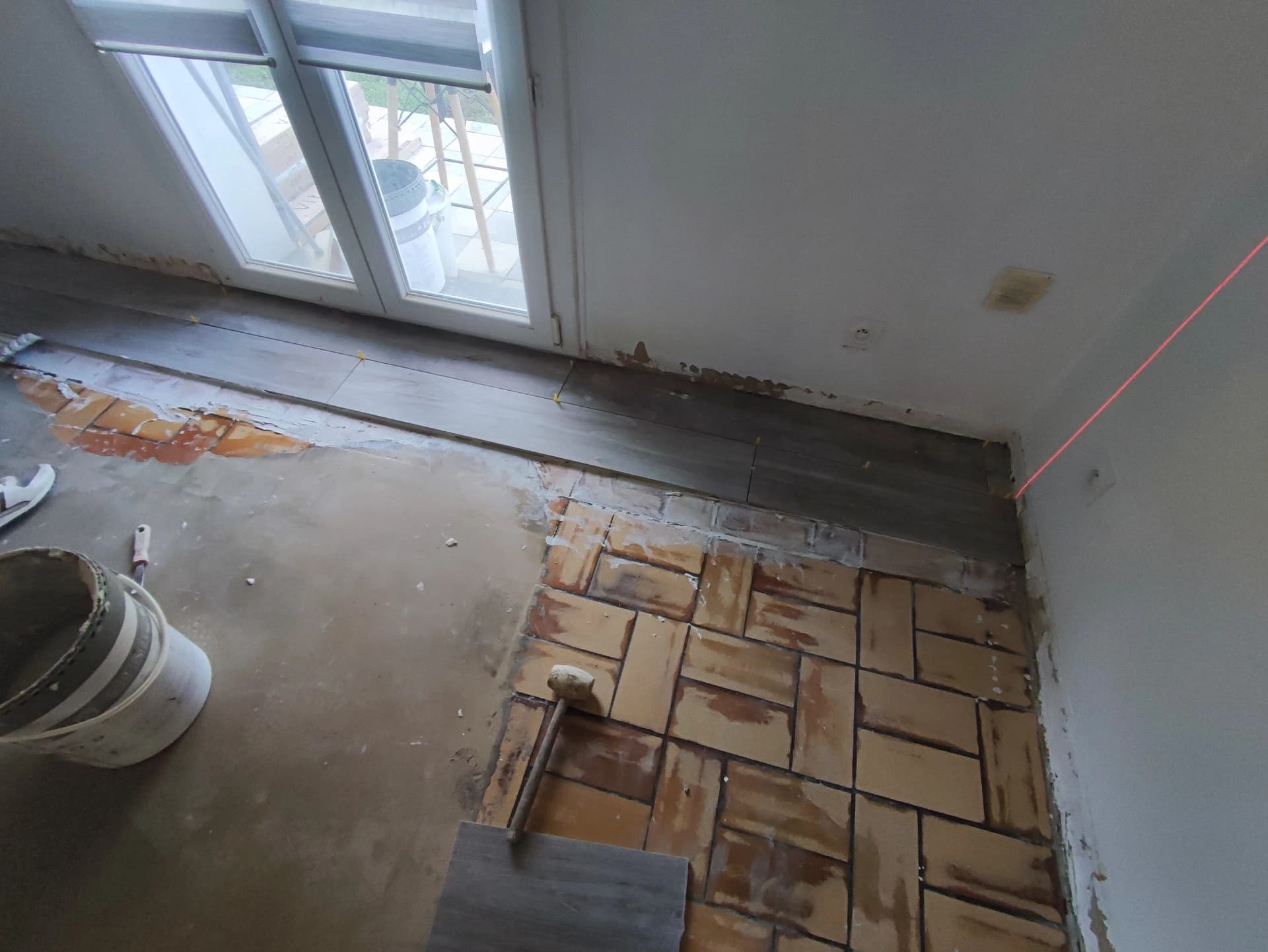 La première lignée de carreaux apparait !
