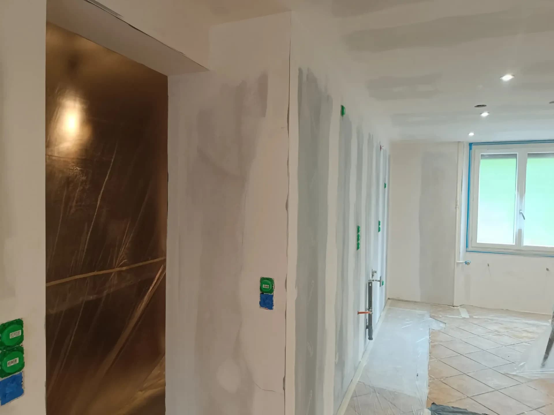 Réfection complète d'un salon/cuisine à Petit-Coeur – vue du chantier 37