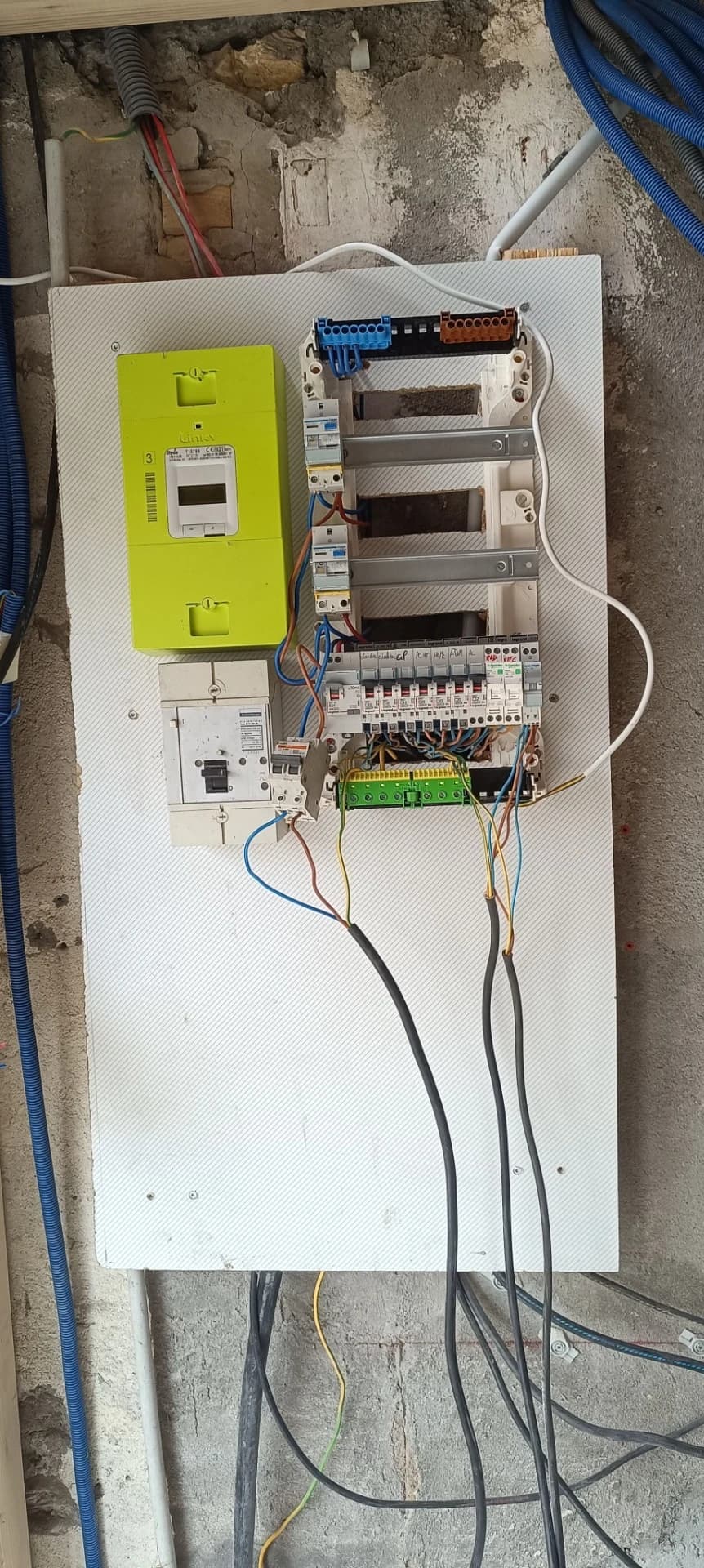 Zone du tableau électrique et du compteur
