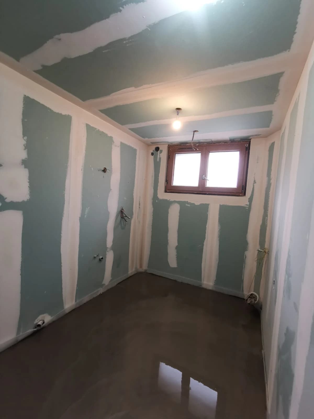 Un ragréage est fait au sol