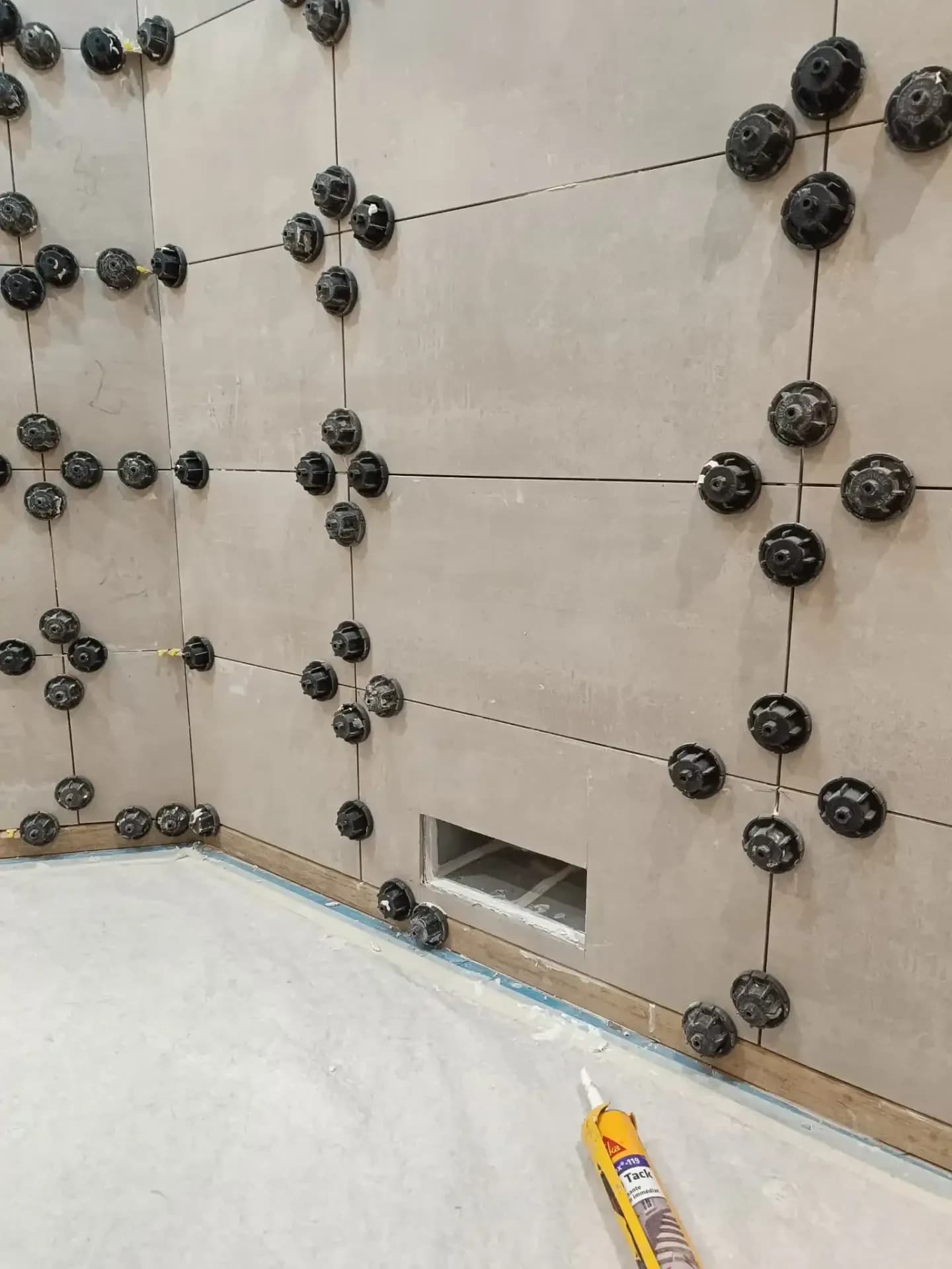 Une entrée d'air est créé pour la ventilation