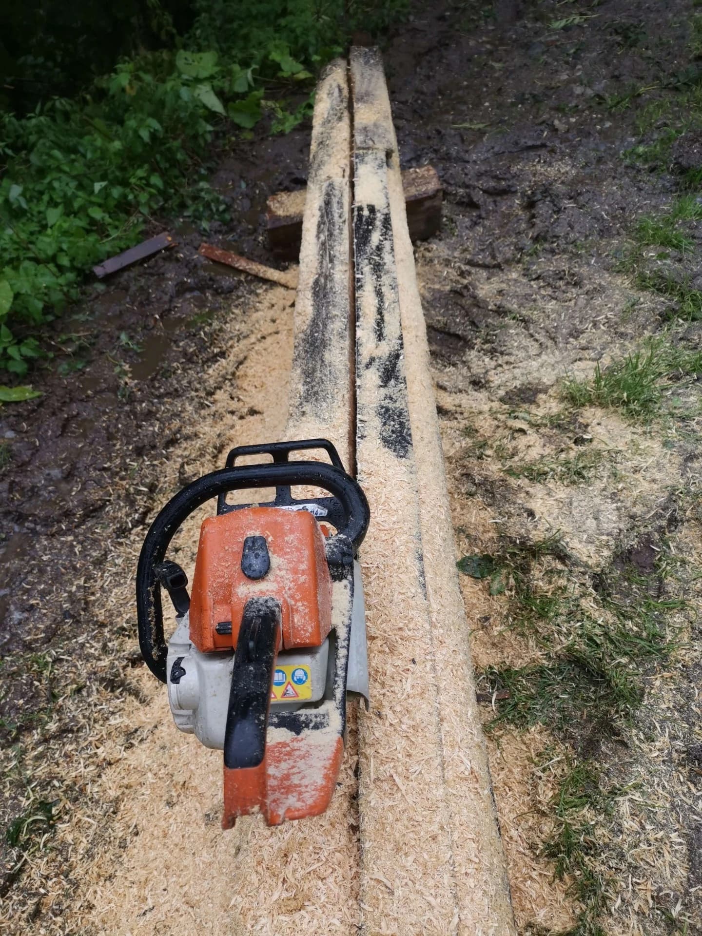 Habillage de volets roulants en vieux bois à Celliers