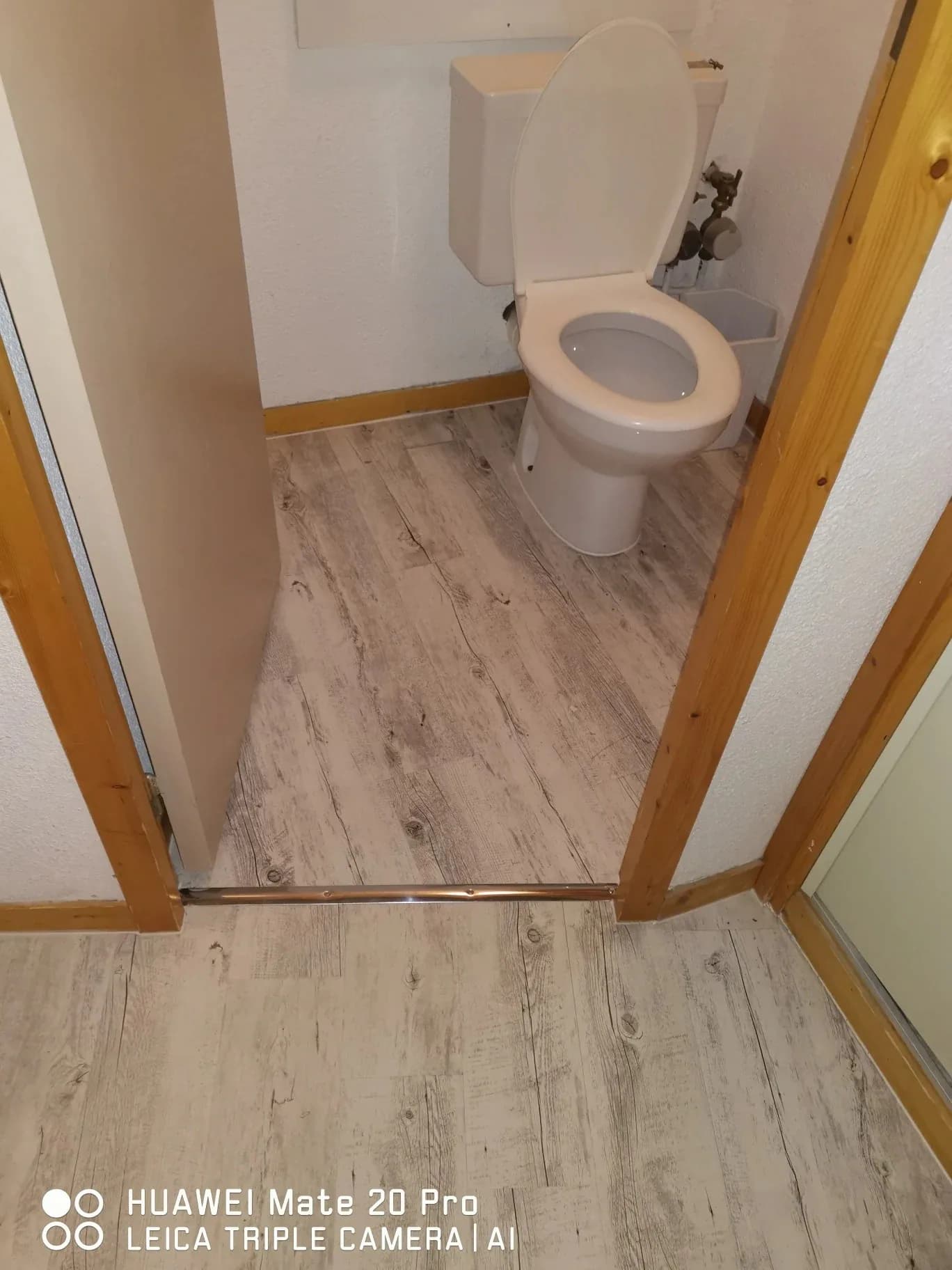 Pose d'un WC à Valmorel – réalisation DOMINDY RÉNOVATION